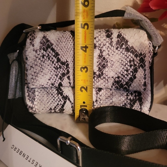NWT Aimee Kestenberg Broadway mini vanila snake crossbody bag - Picture 3 of 11